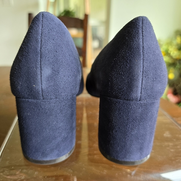 EUC Cole Haan Navy Suede Heels 6.5 - Picture 10 of 12